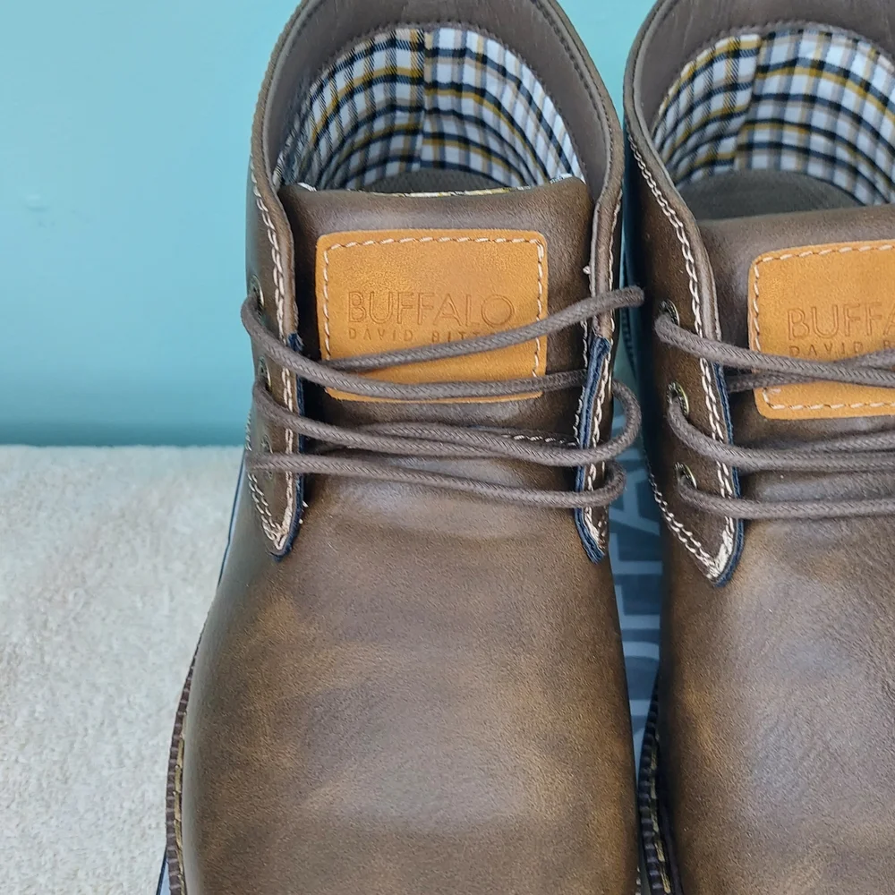 Buffalo David Bitton Metcalf Brown Chukka Boots Men Size 10 NWT Office Athlesure